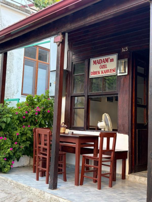 Madamın Dibek Kahvesi Zeytinliköy